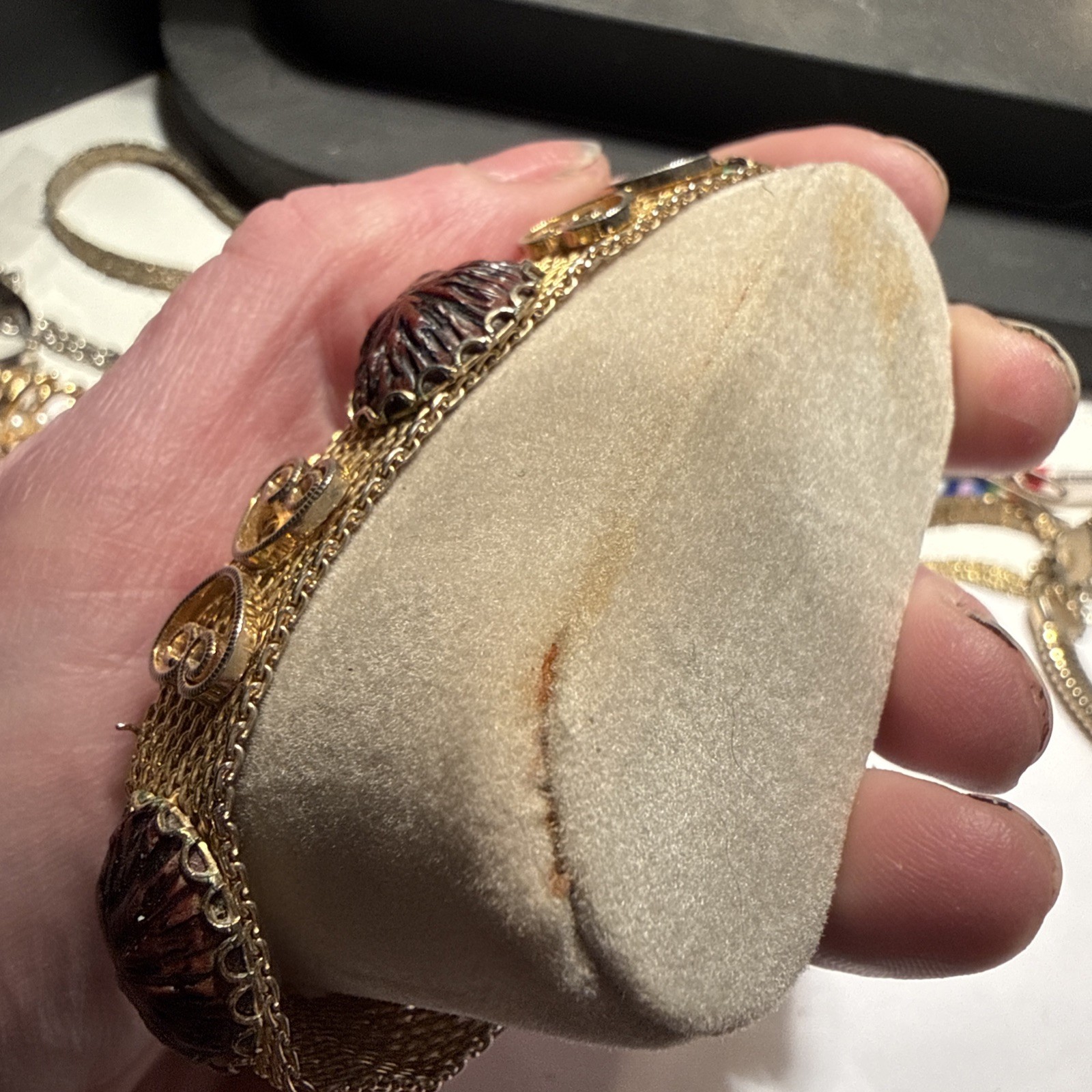 VTG Gold Toned Mesh bracelet 7”