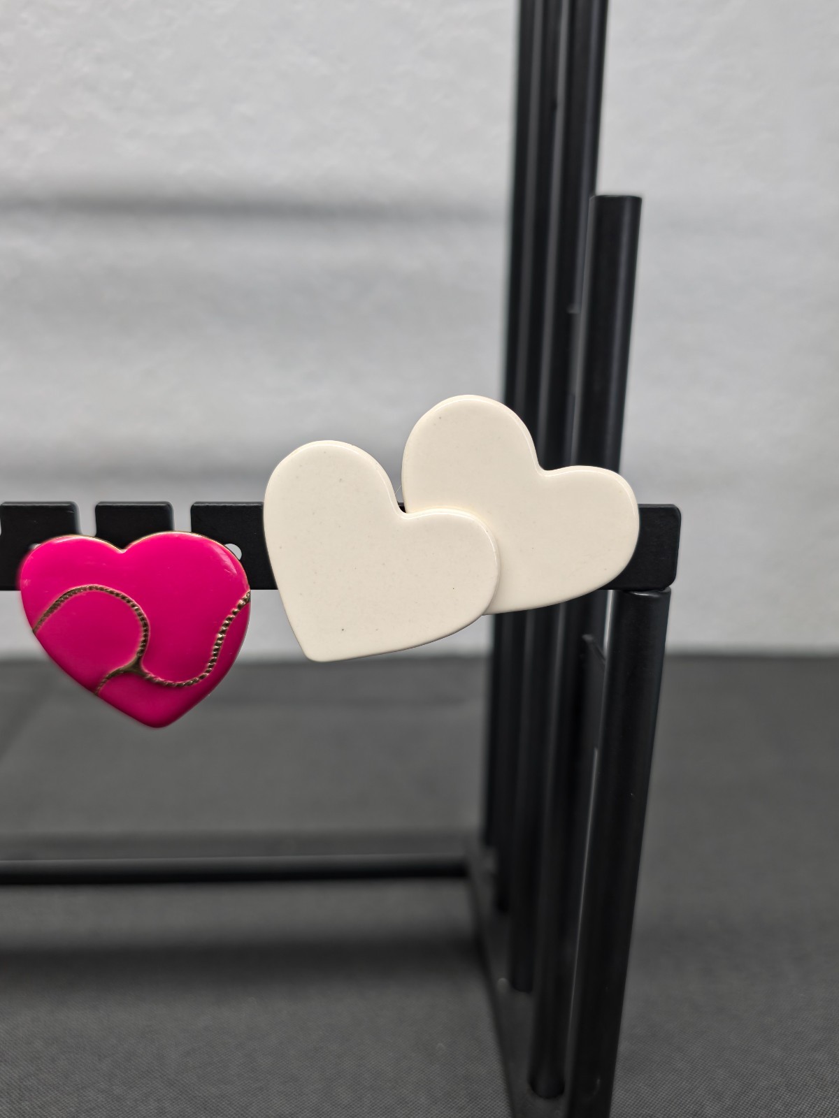 Vtg Mixed Costume Earring Lot 4 Pairs 1980s Pop Art Plastic Enamel Heart Studs