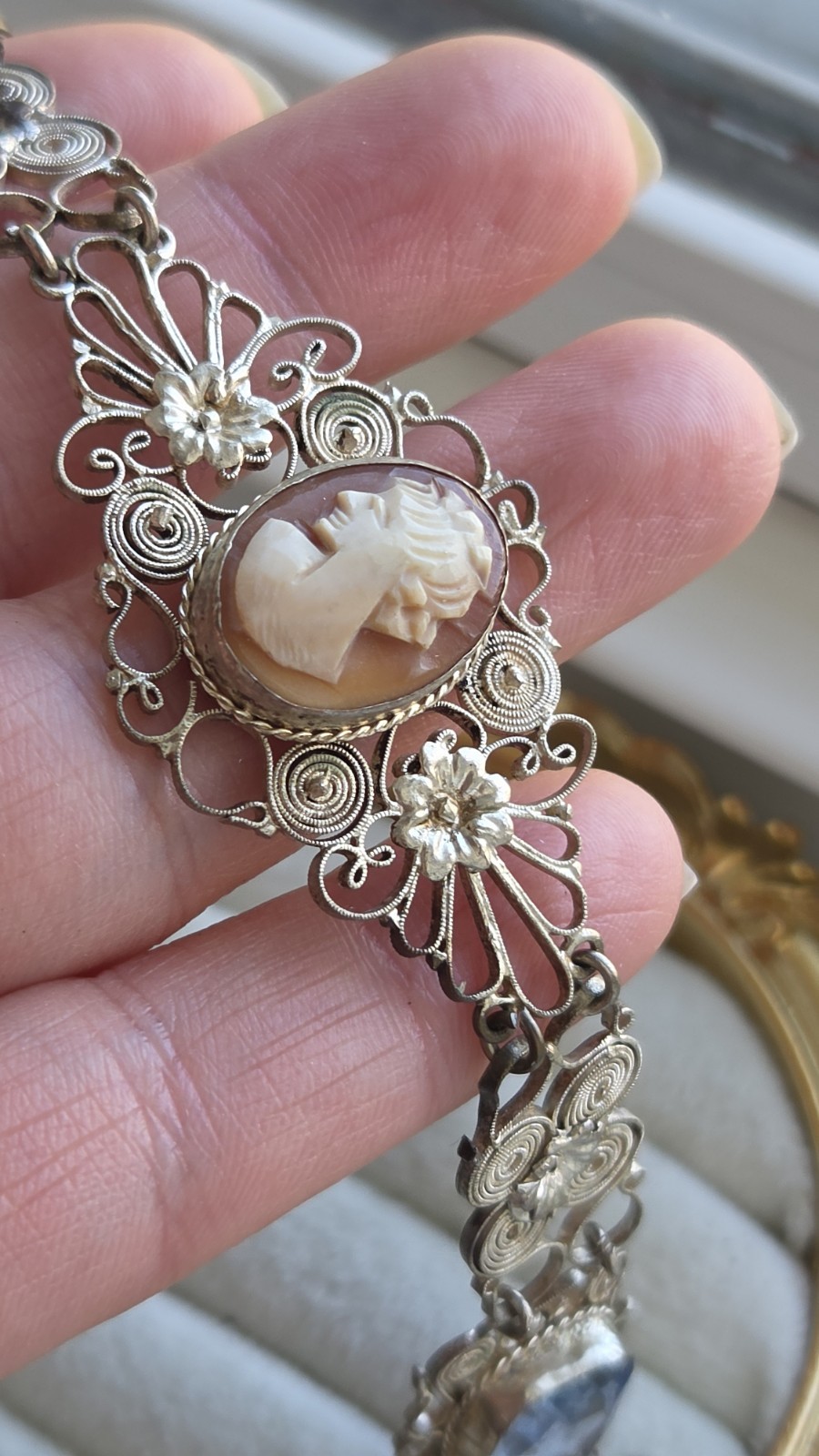 Vintage Art Deco Cannetille Filigree Cameo & Topaz Bracelet 7″