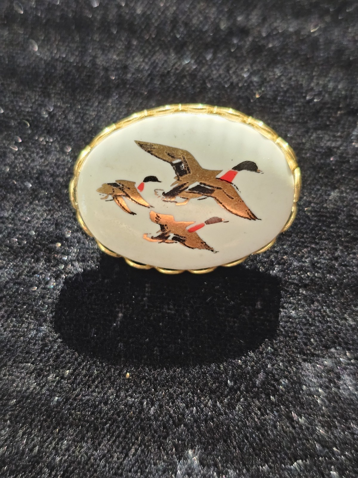Vintage Brooch/Pin Ducks Flying Glass Oval Gold Tone Frame Gold Red Black