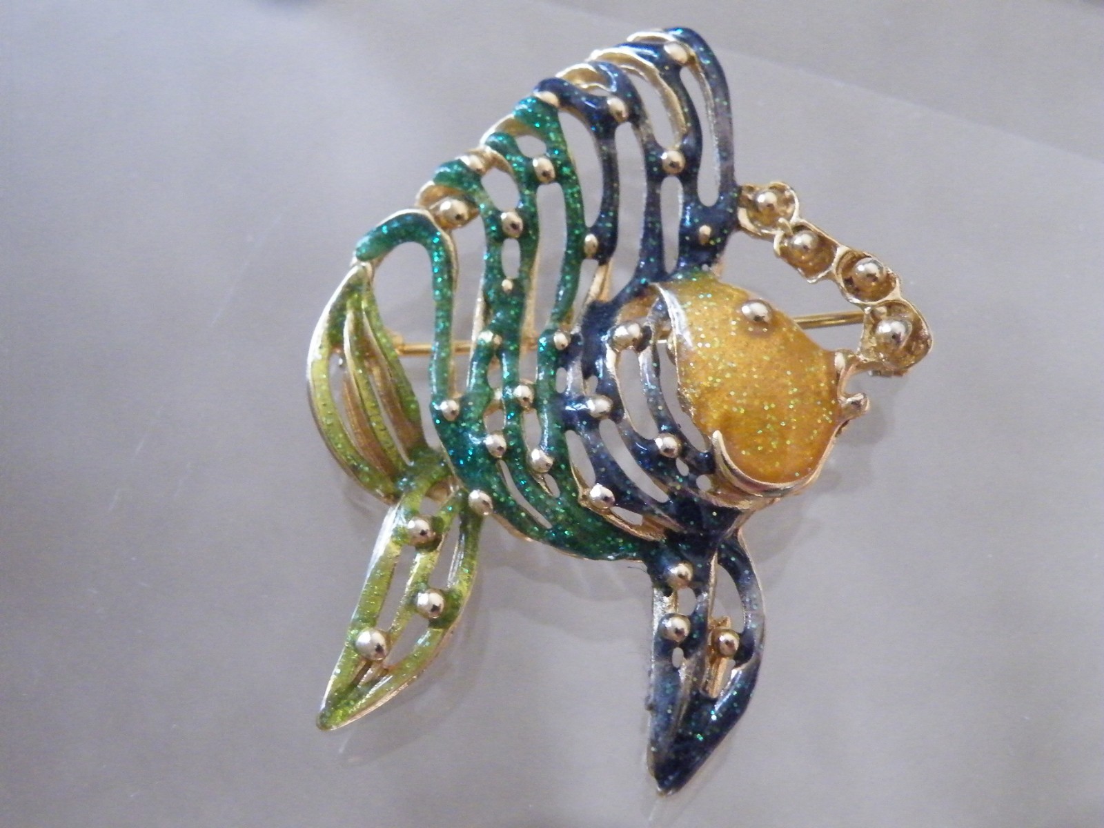Vintage ANGEL FISH Gold Tone ENAMELED Filigree Wire PIN BROOCH Free Ship