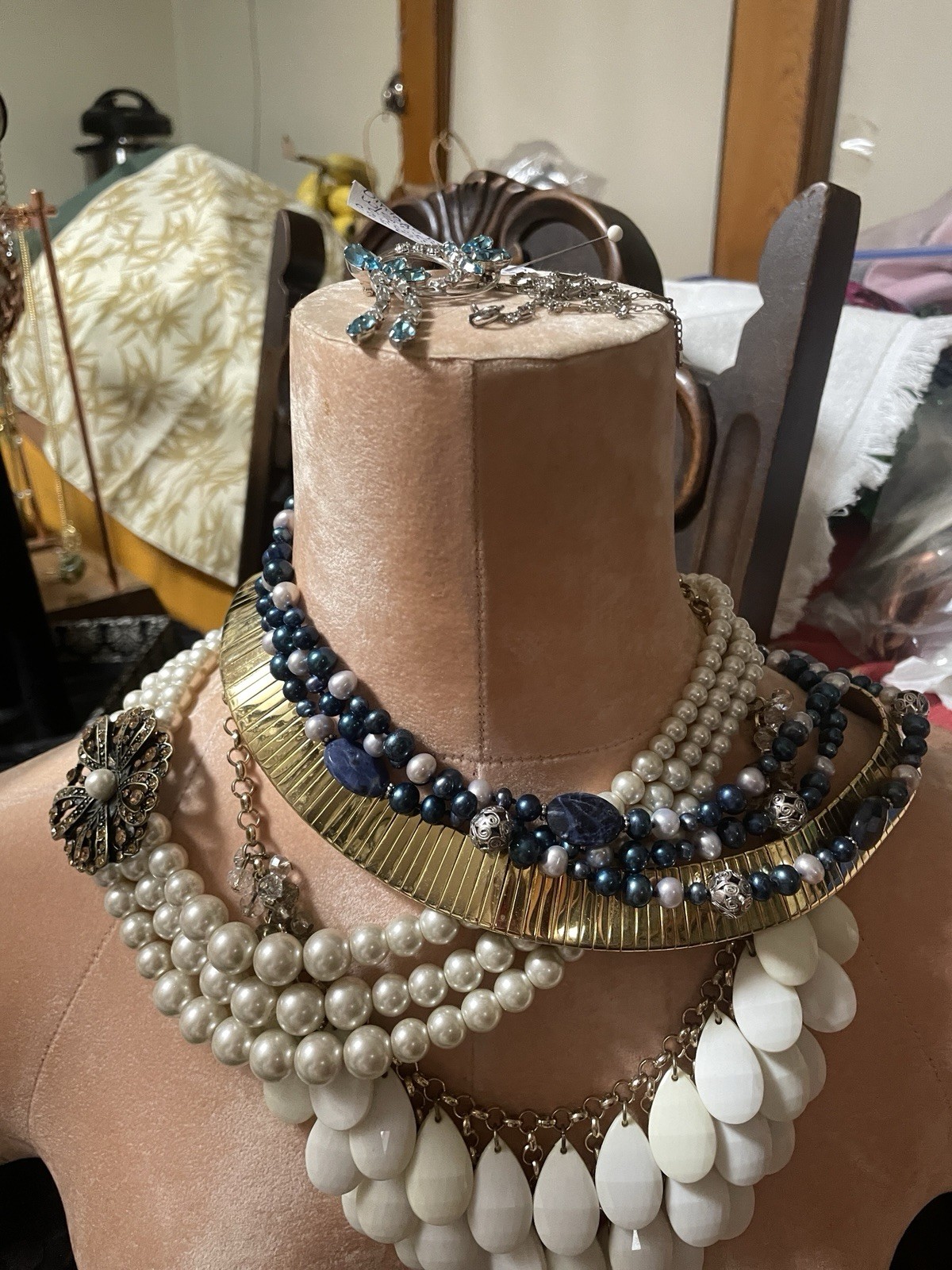 VINTAGE to MCM to MODERN ASSORTED GROUP LOT SOME SIGNED -JEWELRY!! MUST SEE!