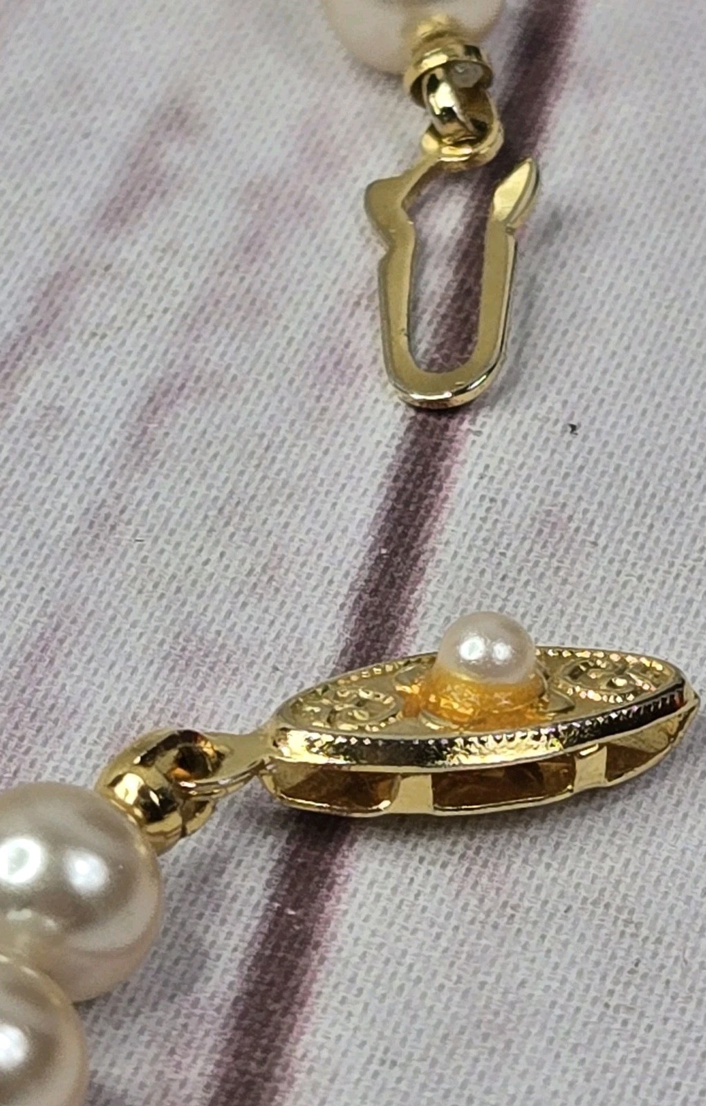 Vtg Faux Knotted Pearl Necklace Fish Hook Clasp Japan 18″ Red Oriental Pouch