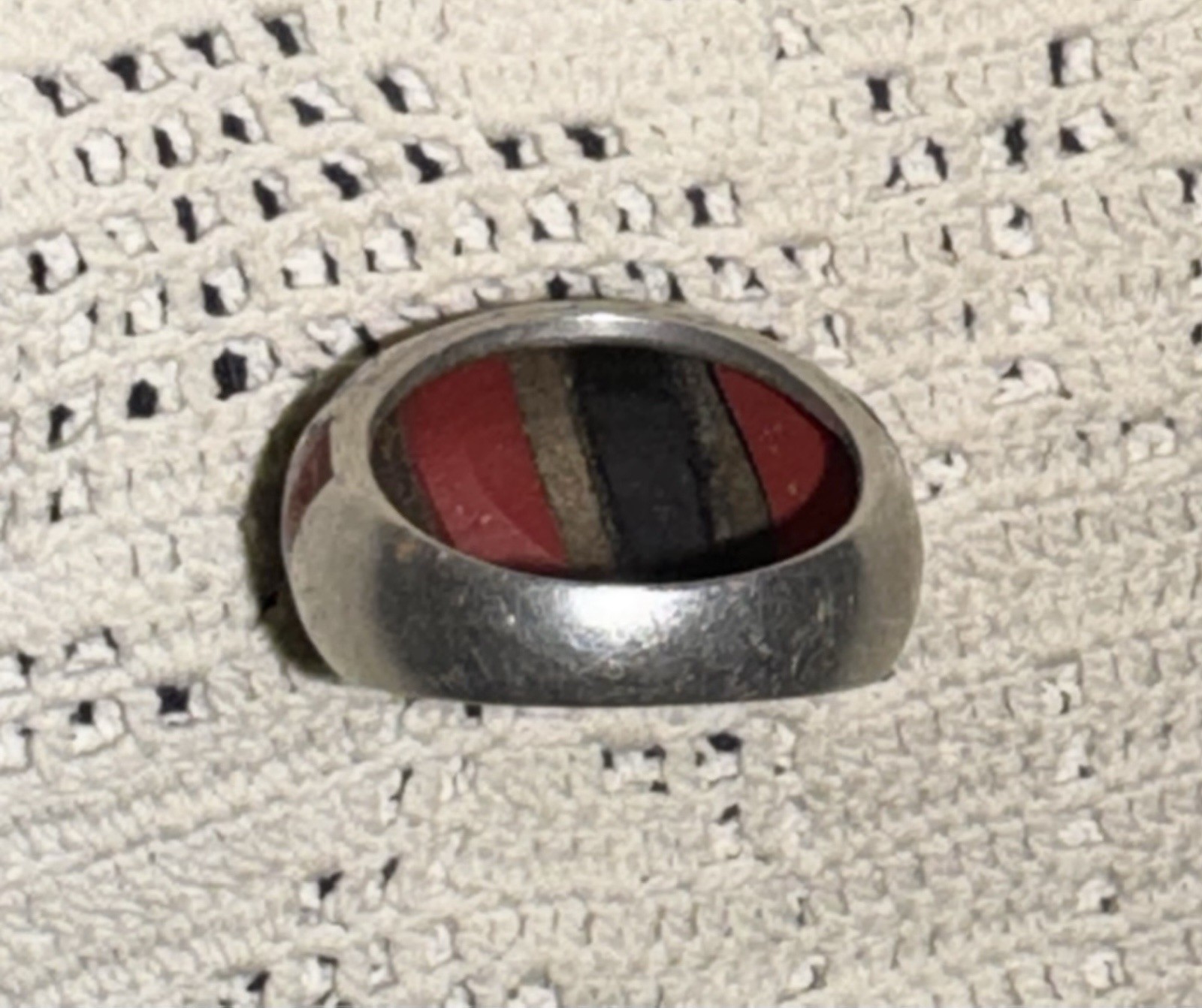 VINTAGE RED & BLACK CORAL INLAY STERLING SILVER DOME RING