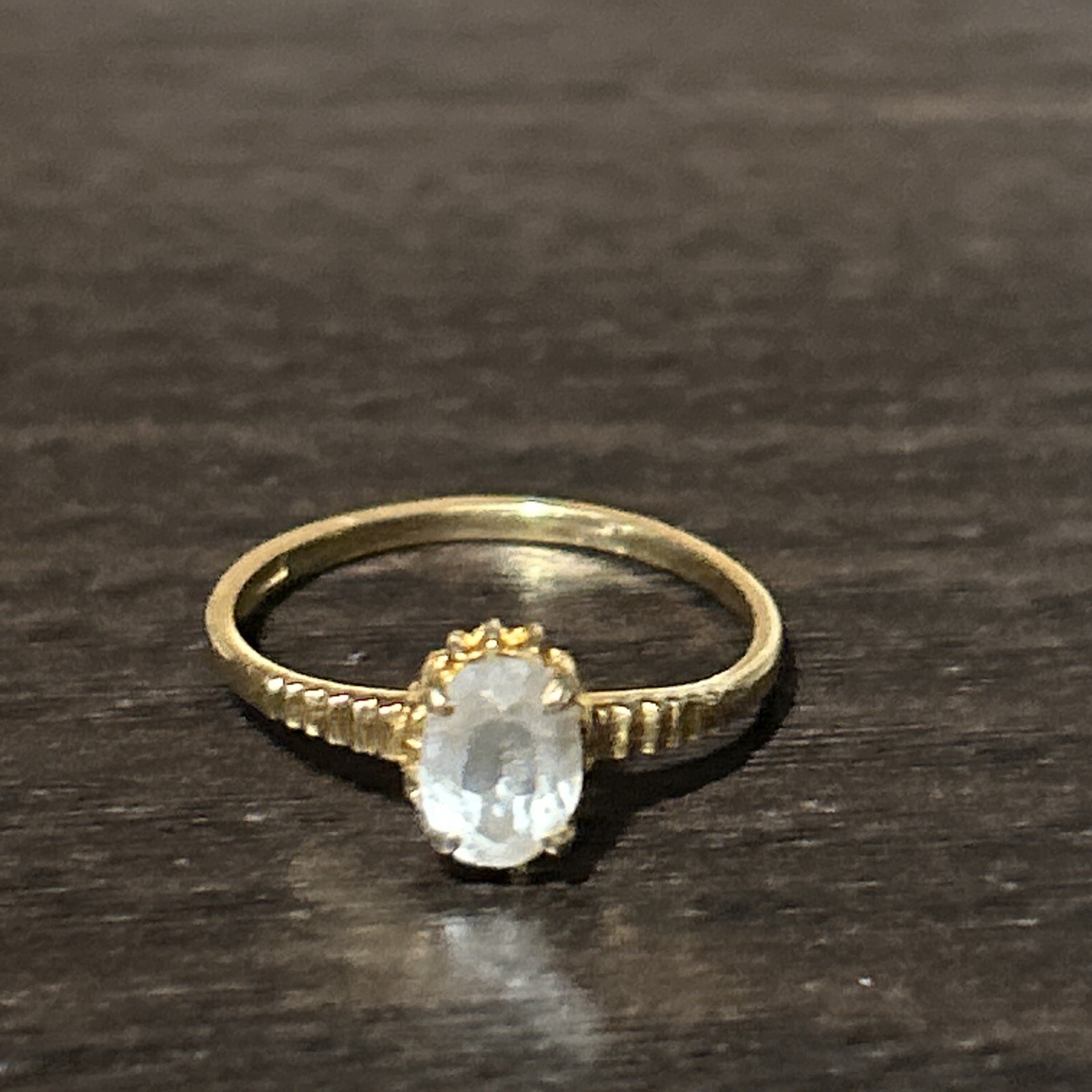 Vintage Signed BDA 10k SOLID Gold Ribbed Sides Ring Paste Clear Stone Size 5.75
