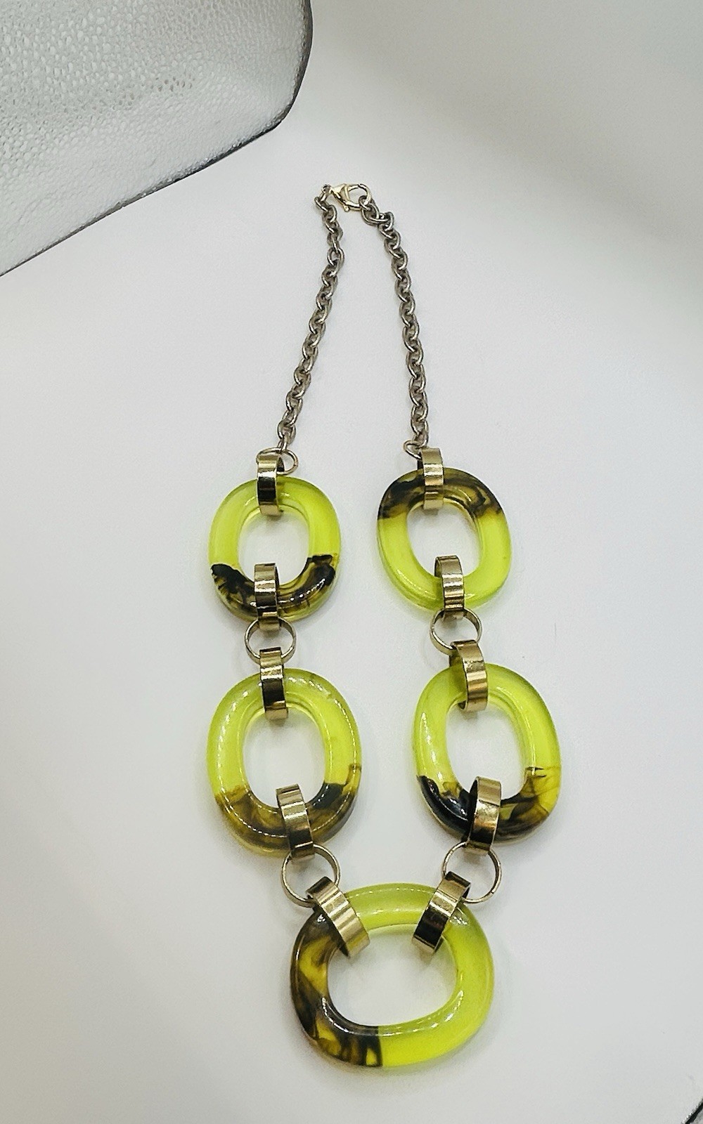 Vintage Acrylic Green Tortoise Shell Link 30” Necklace Estate Statement Jewelry
