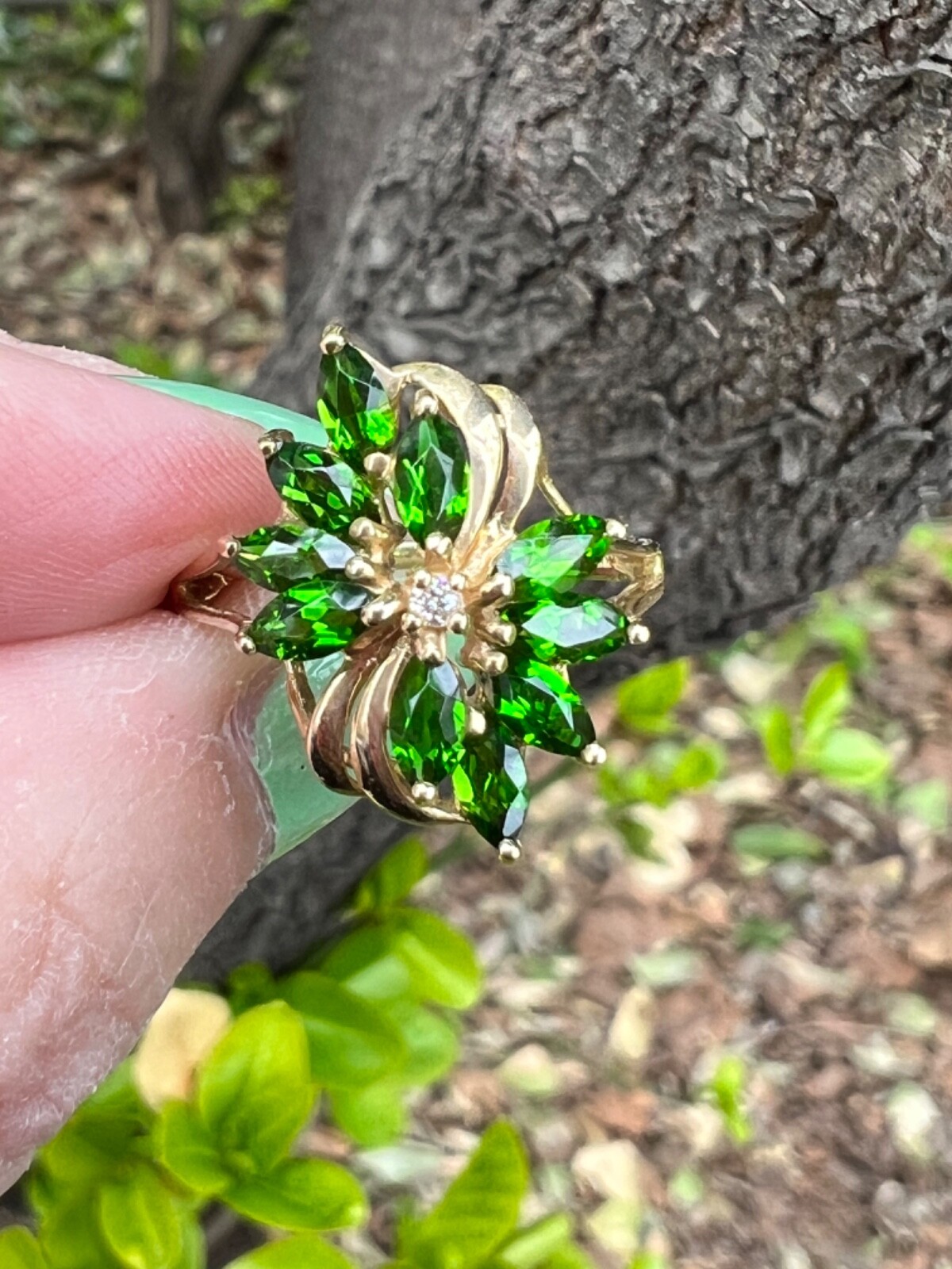 VINTAGE 14K YELLOW GOLD VIVID GREEN CHROME DIOPSIDE DIAMOND COCKTAIL RING