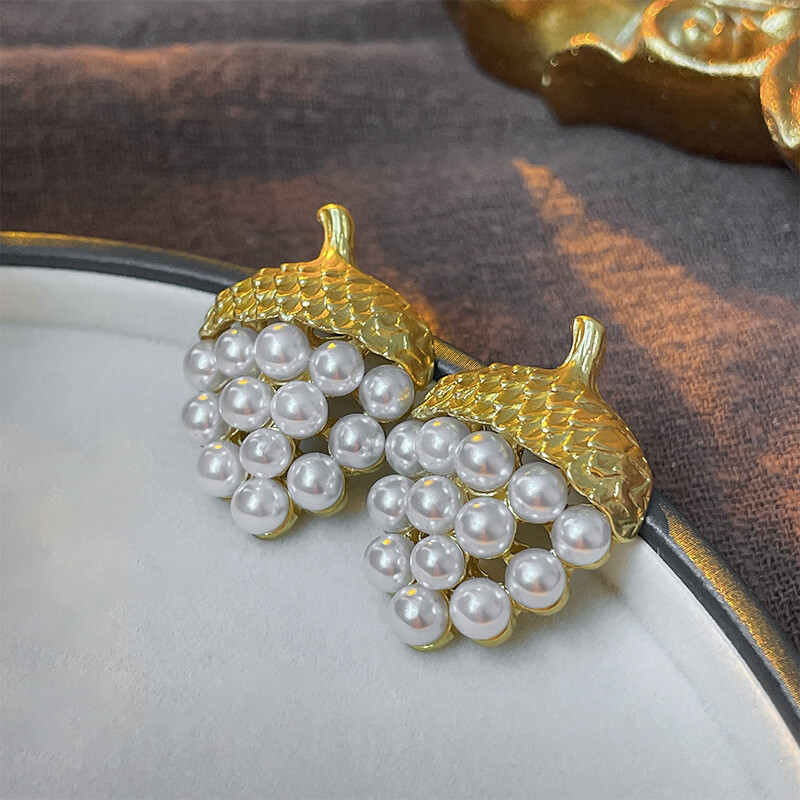 Vintage to Mod Estate Costume Women Jewelry Boho Style Dangle Drop Earrings