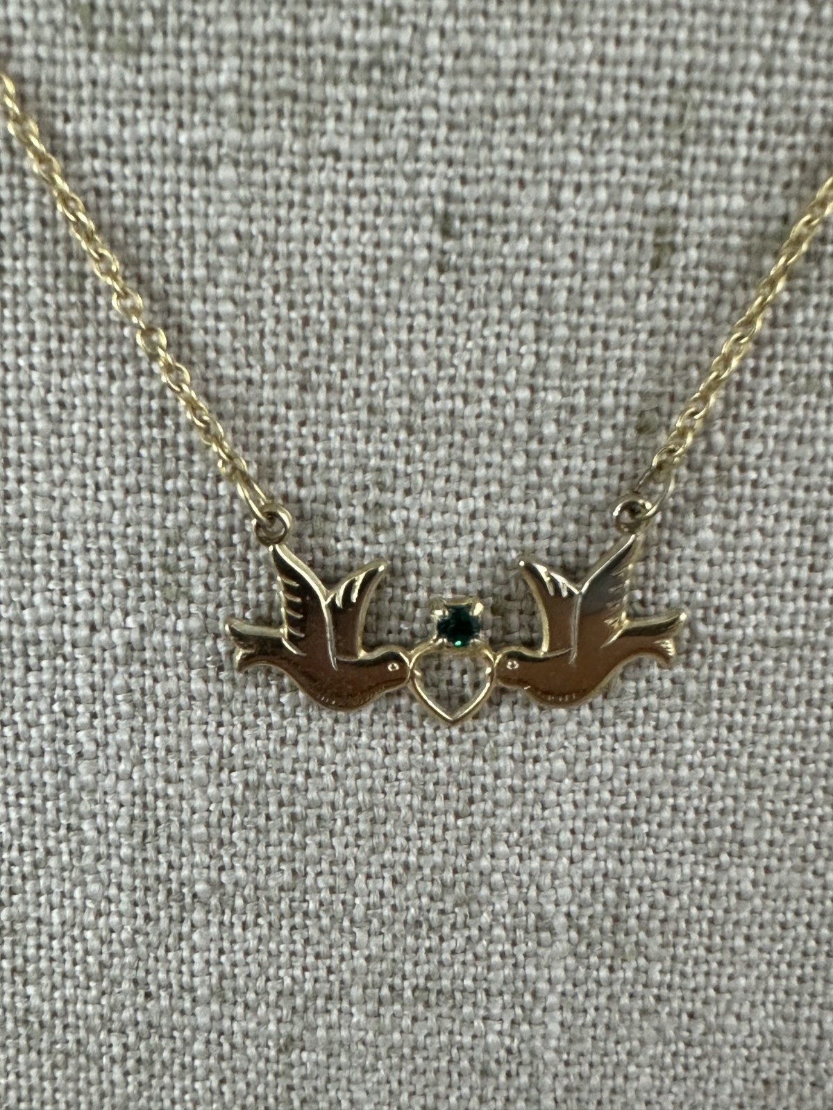 Vintage May Birthstone Emerald Green Rhinestone Love Birds Doves Heart Necklace