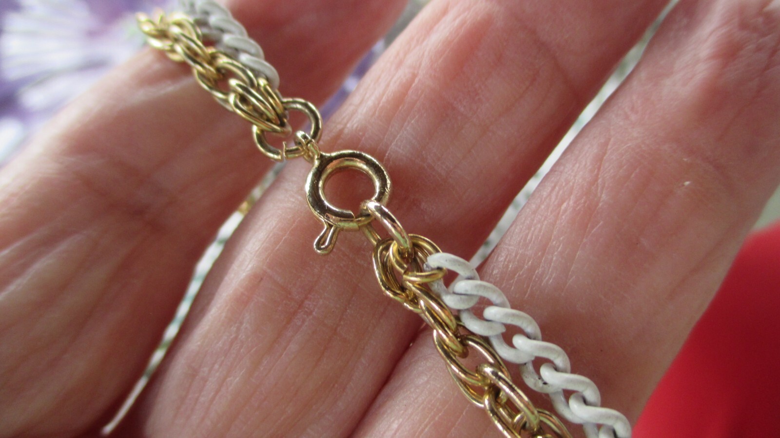 VINTAGE DOUBLE CHAIN 18.5 NECKLACE – GOLD TONE ROPE – WHITE ENAMEL USA