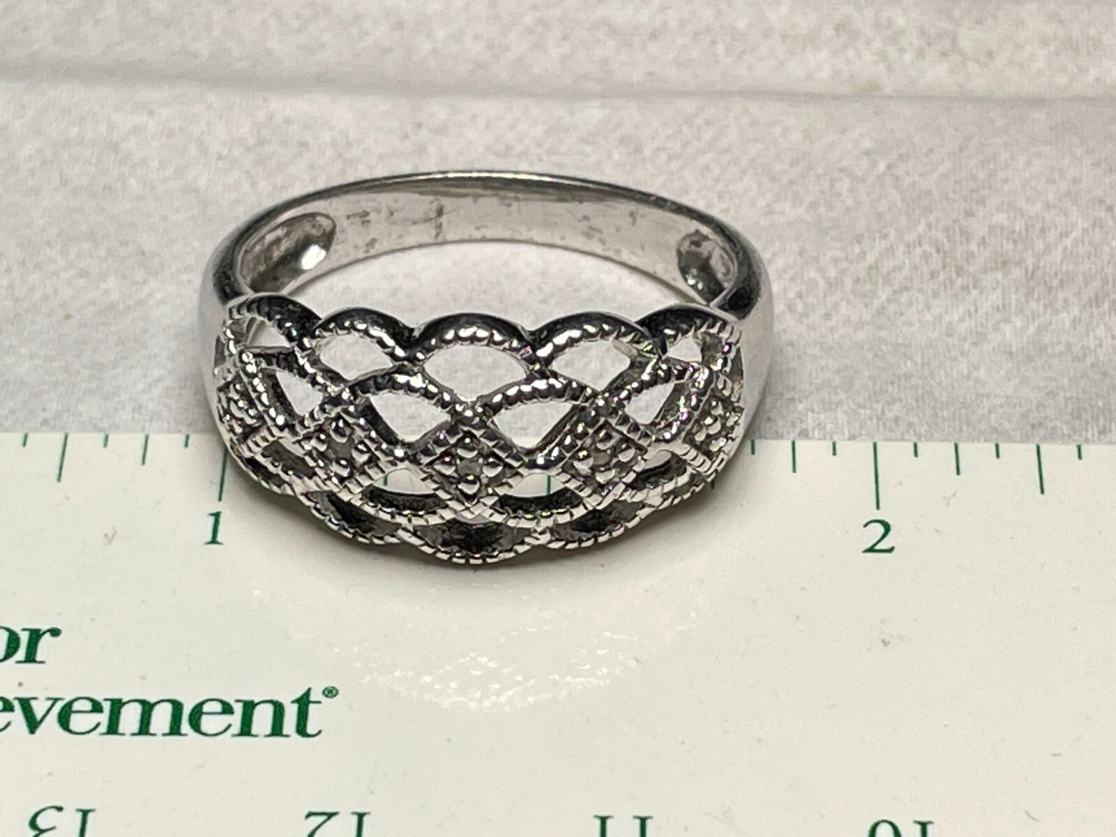 Vintage Sterling Silver 925 Ring filagree Design 3 Dimond Chips Size 8.75) 3.4G.