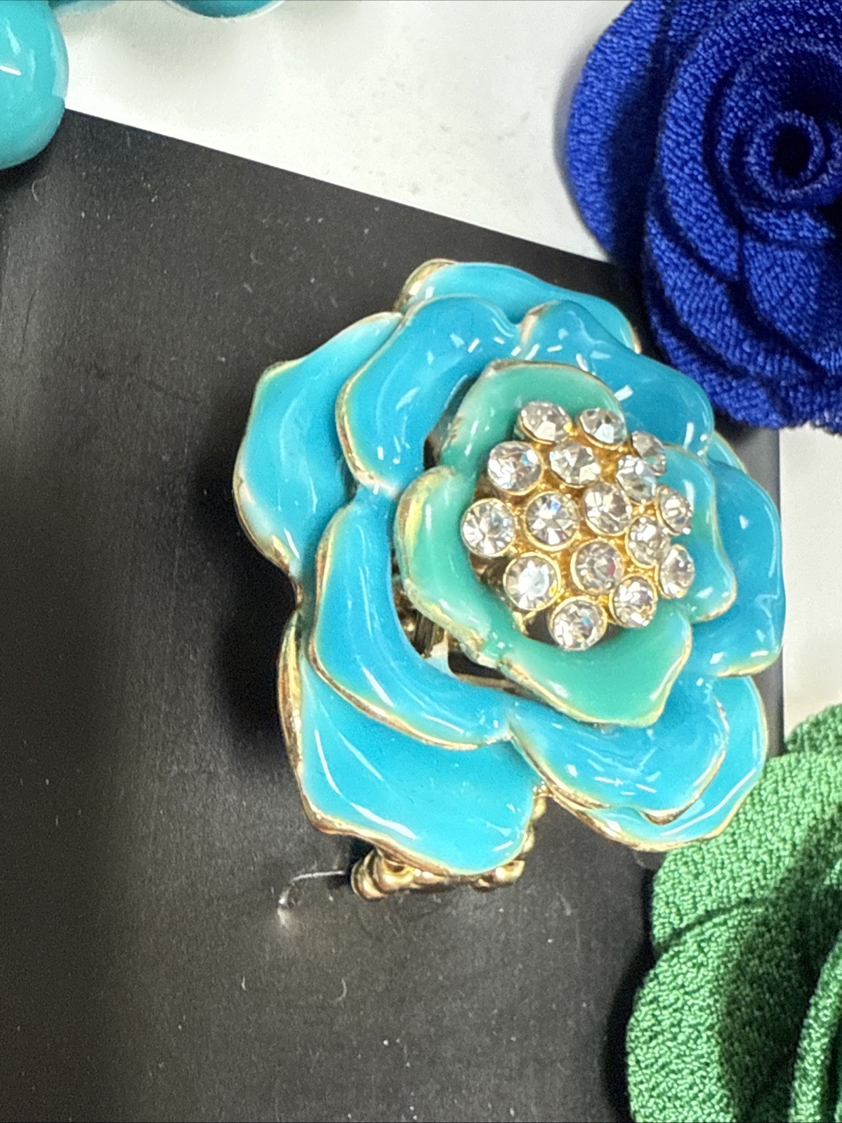 ROSE FIGURE JEWELRY LOT CLOTH FLOWER PINS RING BRACELET MULTICOLOR LOT NEW 19pc