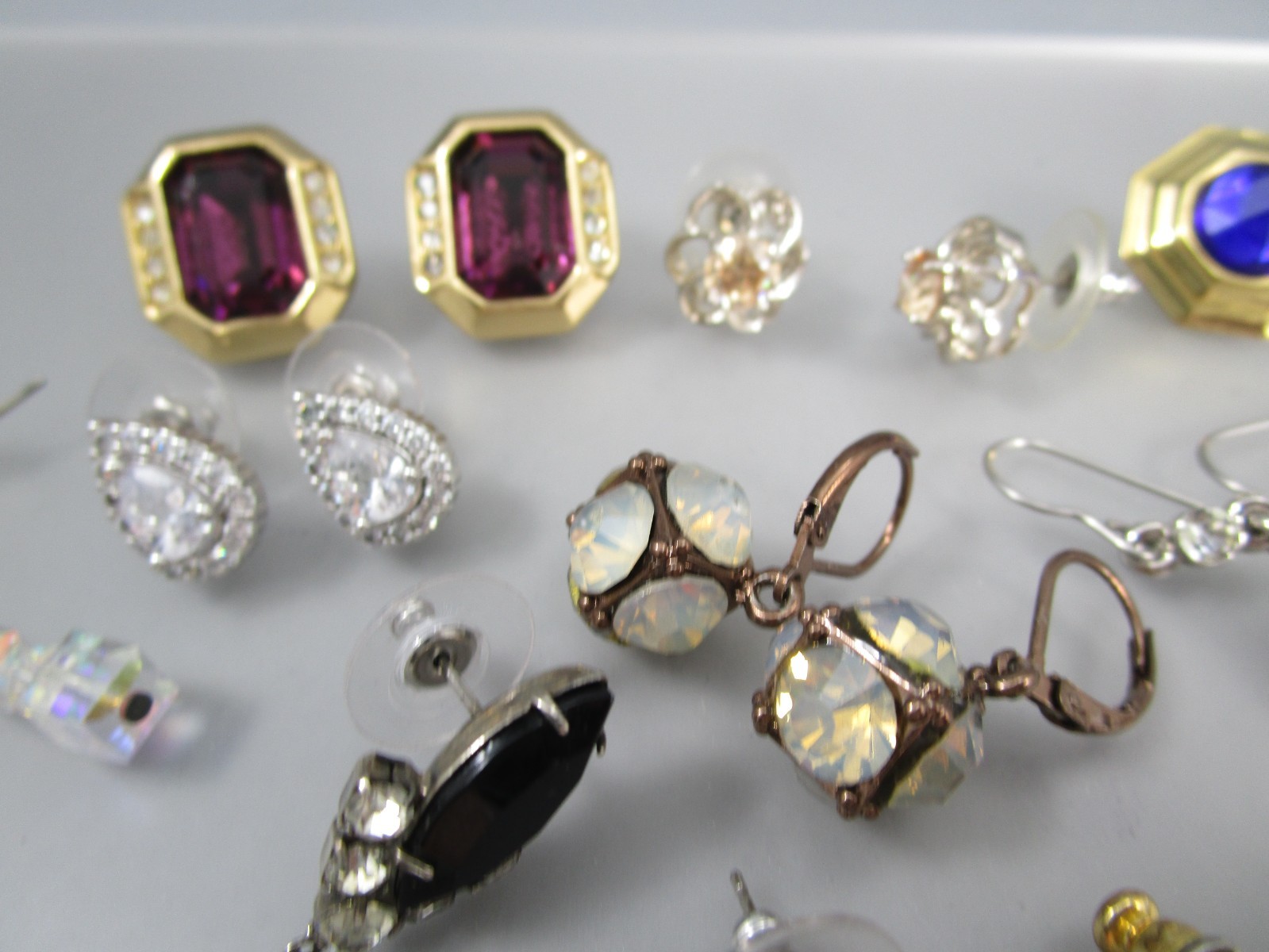 Vtg Mod Varying Colors & Multi Styles LOT of 10 Post Pierced Earrings 177M