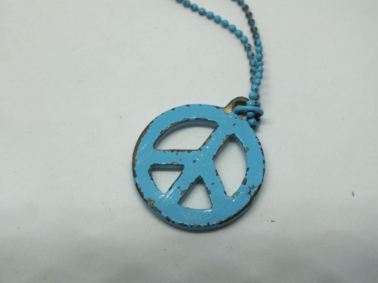Beautiful Necklace Turquoise Blue Clear Rhinestones Peace Sign 16-18″ + 3/4″