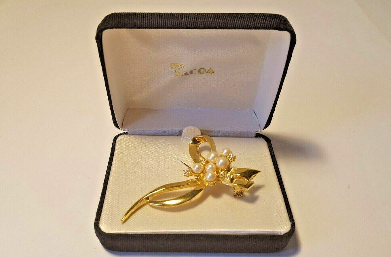 Brooch Pin with Faux Pearls & Rhinestones, Gold-tone, Box, Tacoa, pre-owned