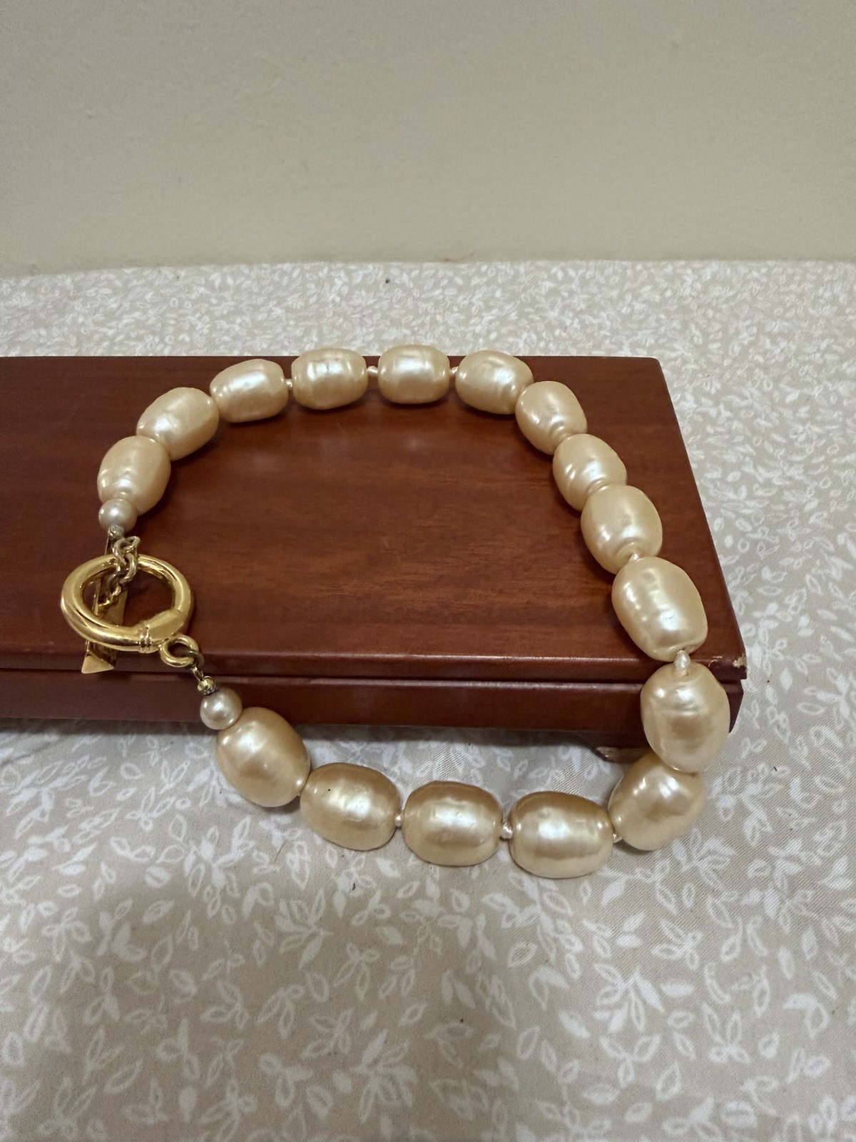 Vintage Rare Henri Bendel Gold Tone & Pearl Choker