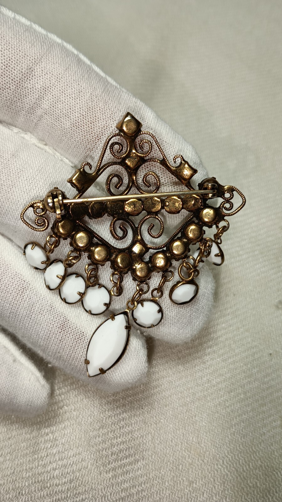 Vintage Juliana Delizza and Elster White Milk Glass Waterfall Pin Brooch