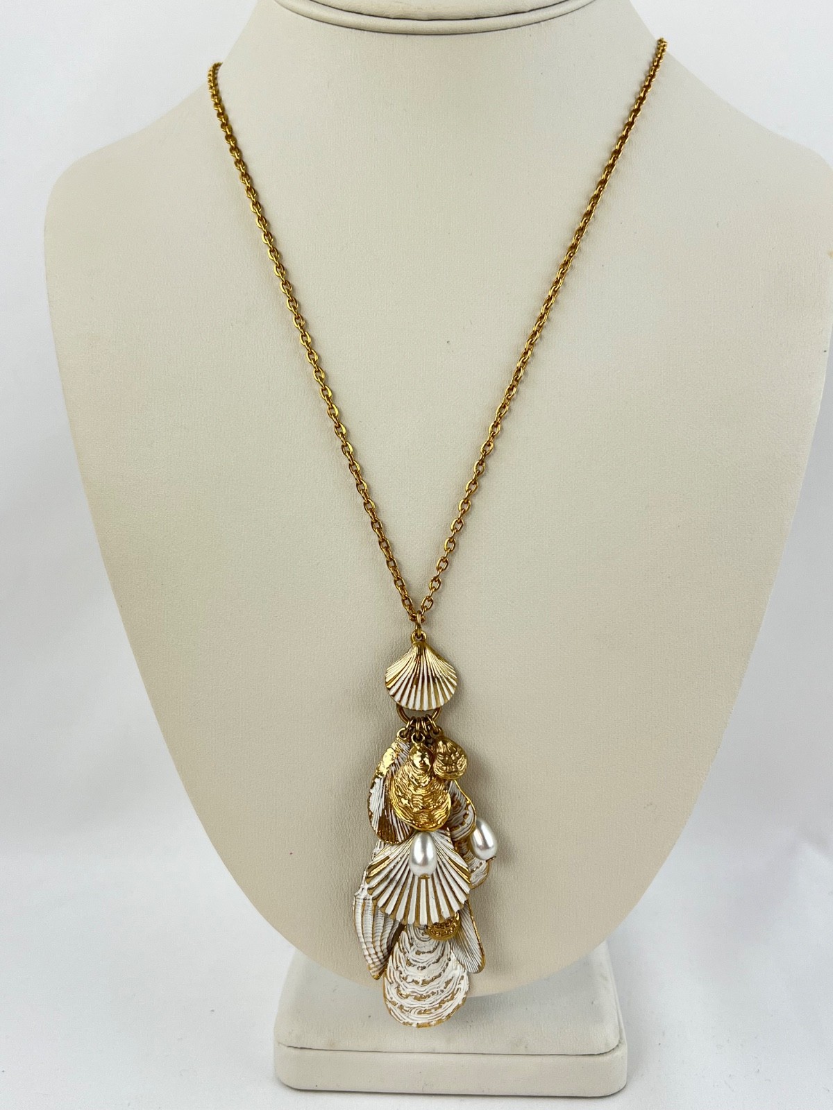 Vintage Gold tone with Enamel Sea Shells Pendants Charms Necklace Beach Ocean