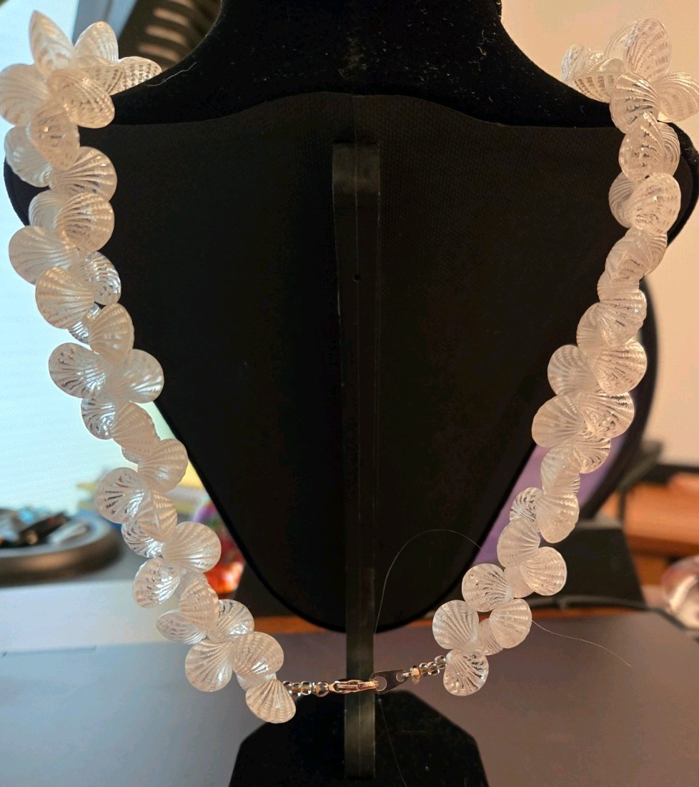 Vintage Modernist Genuine Lucite Coquilles Shell Necklace