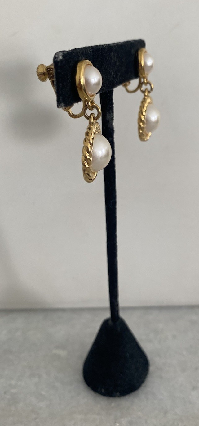 Vintage Napier Faux Pearl Dangling Adjustable Clip On Earrings