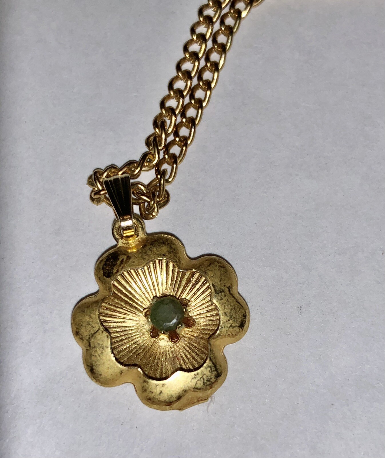Vintage Mini Goldtone Flower Prong Set Emerald MAY Birthday Pendant Necklace