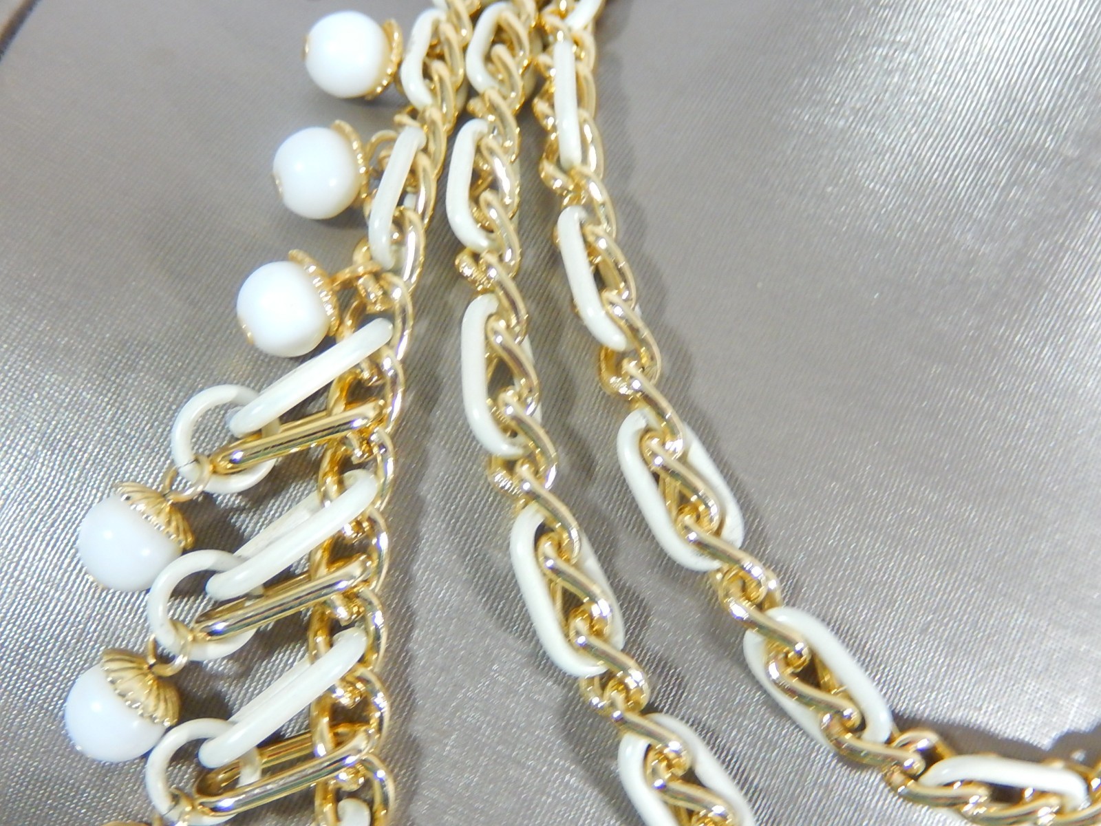 VTG 3 TIER GOLD TONE ENAMEL LUCITE CHACHA BEAD 15″ – 17″ BIB NECKLACE