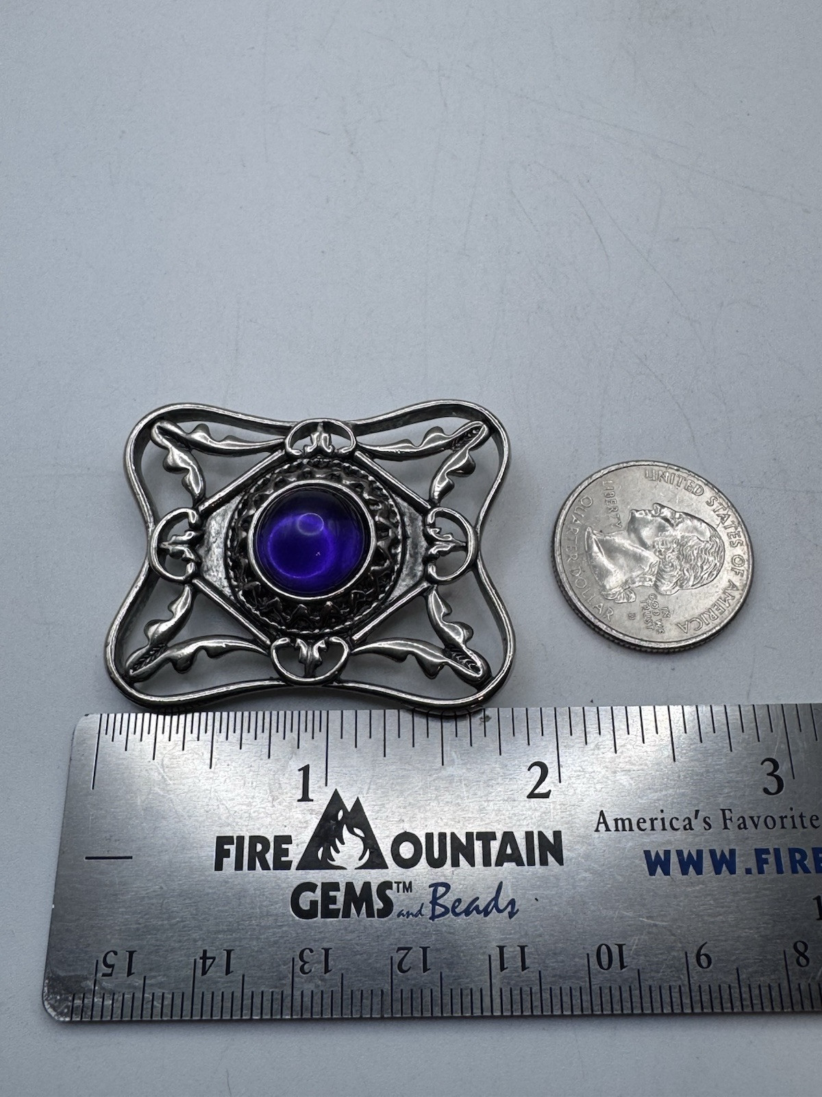 Vintage Beautiful Purple Cabuchon Stone Decorative Rectangle Pin Silver Tone