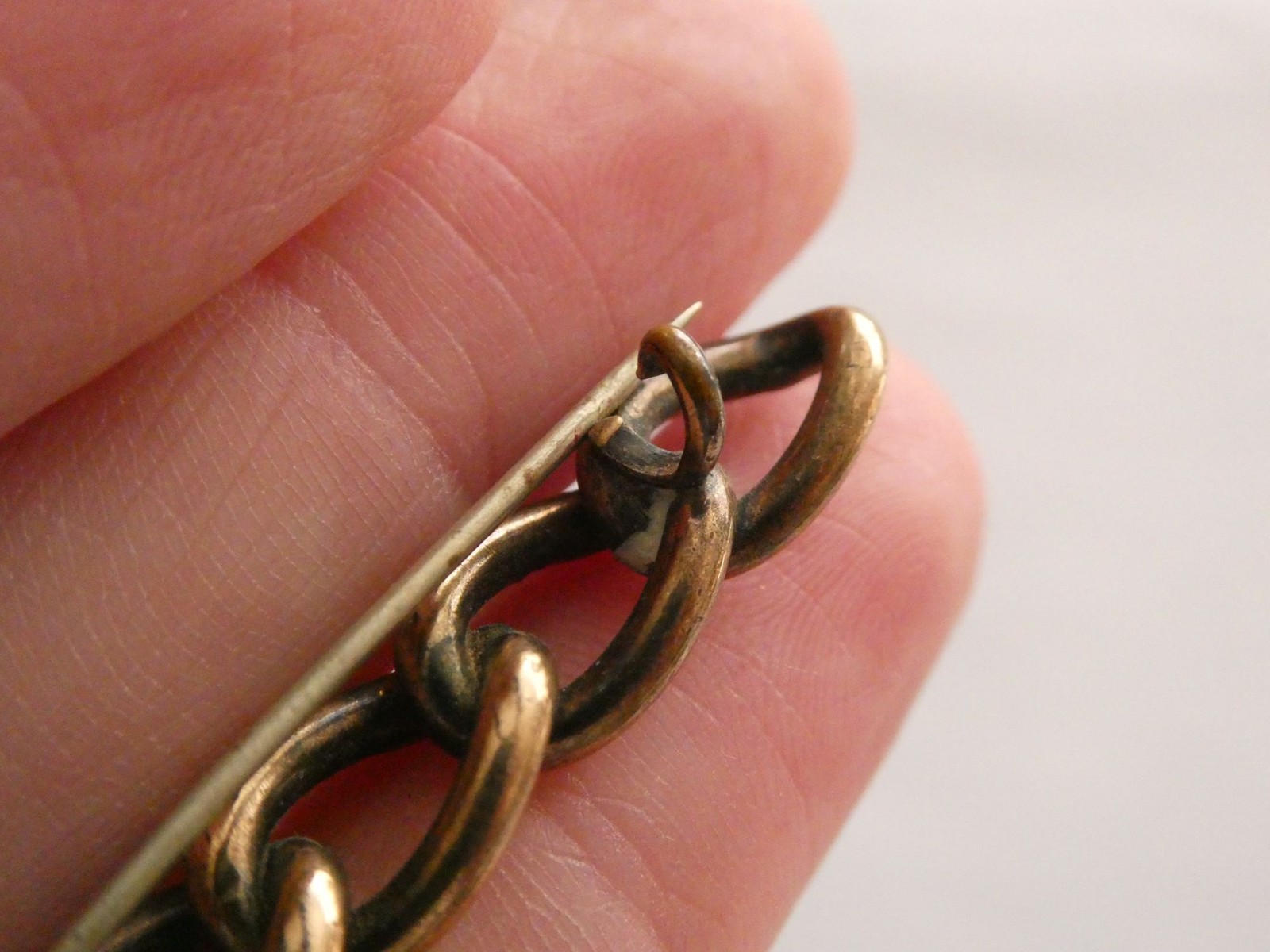 Antique Unmarked 12k Gold Fill Victorian Chased Loops Pin 6.7g 56mm Length