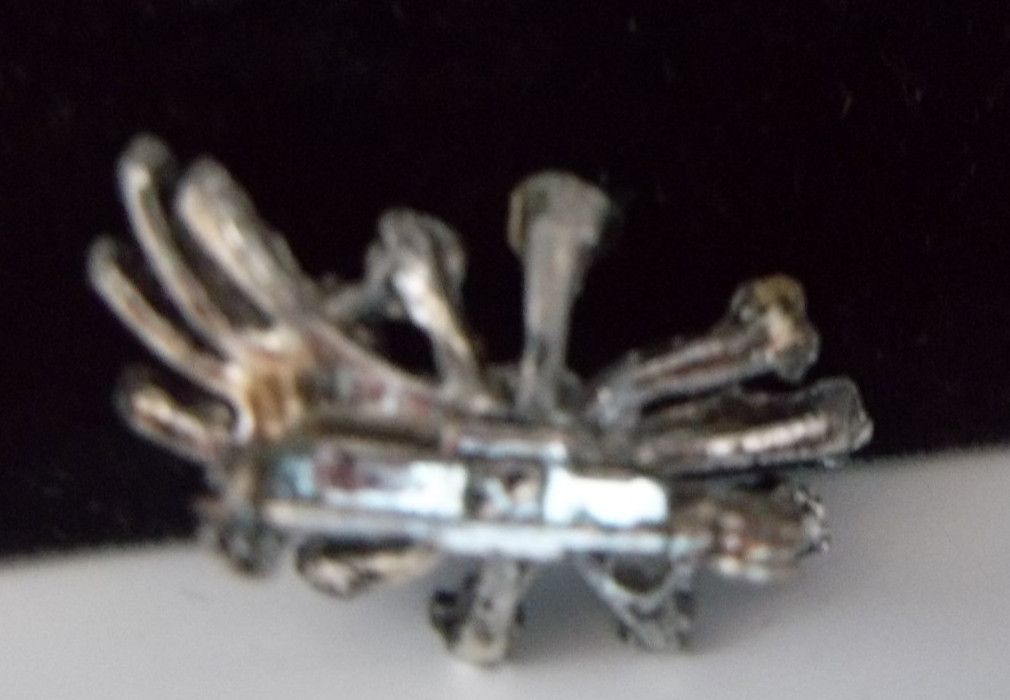 Vintage Silver Tone Abstract Brooch – Sculptural Pin – All Stones Present