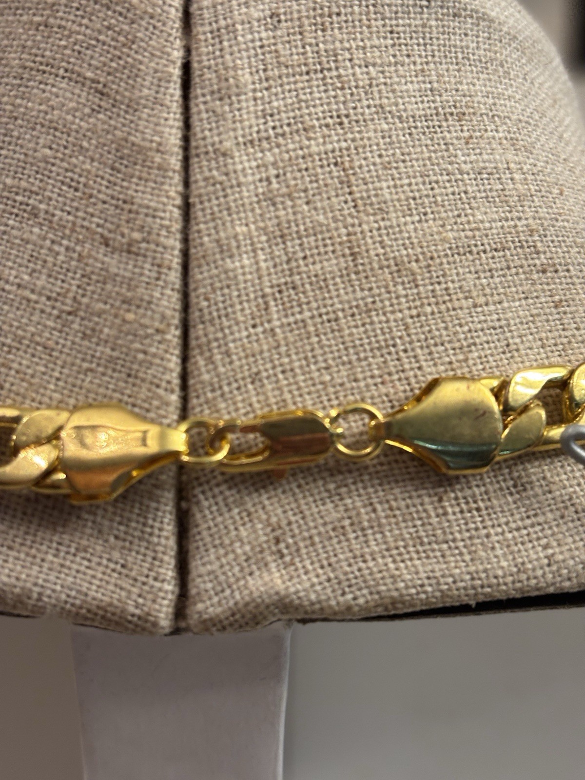 Vtg Gold Plate Curb Link Chunky Chain Necklace 20 1/2 Inch Lobster Claw Clasp