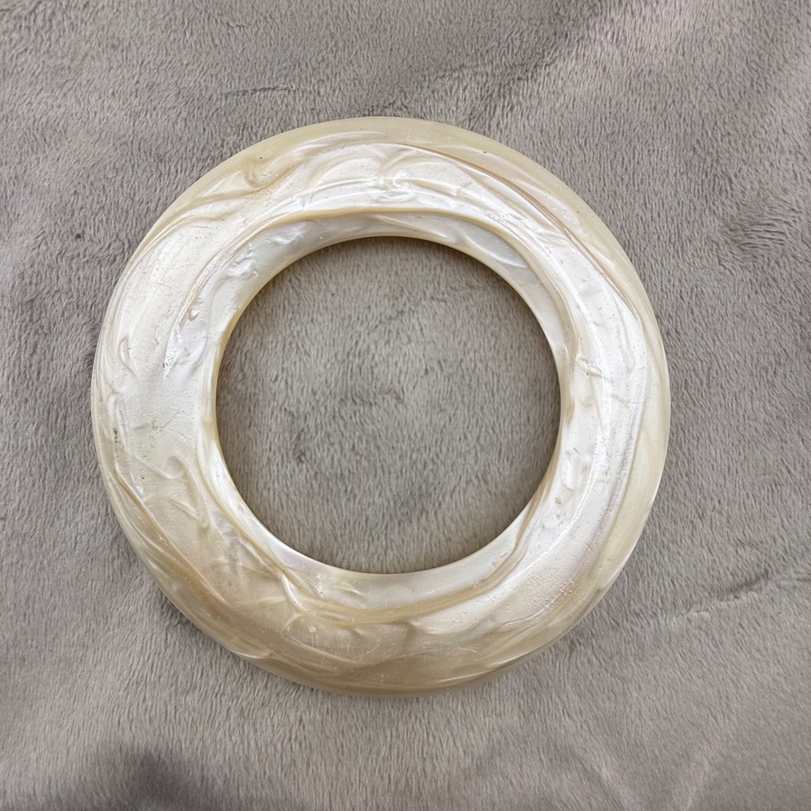 Vintage Polished Shell Retro Bangle Flying Saucer Chunky 8.5”