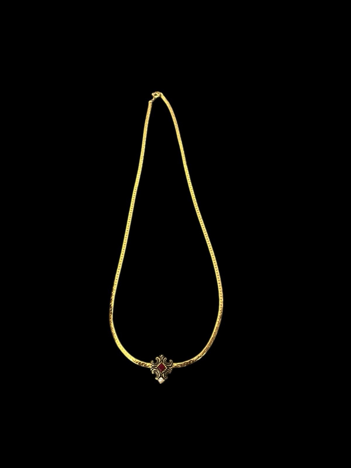 VTG Estate Gold Tone Necklace Red Faceted Stone Accent Ornate Pendant