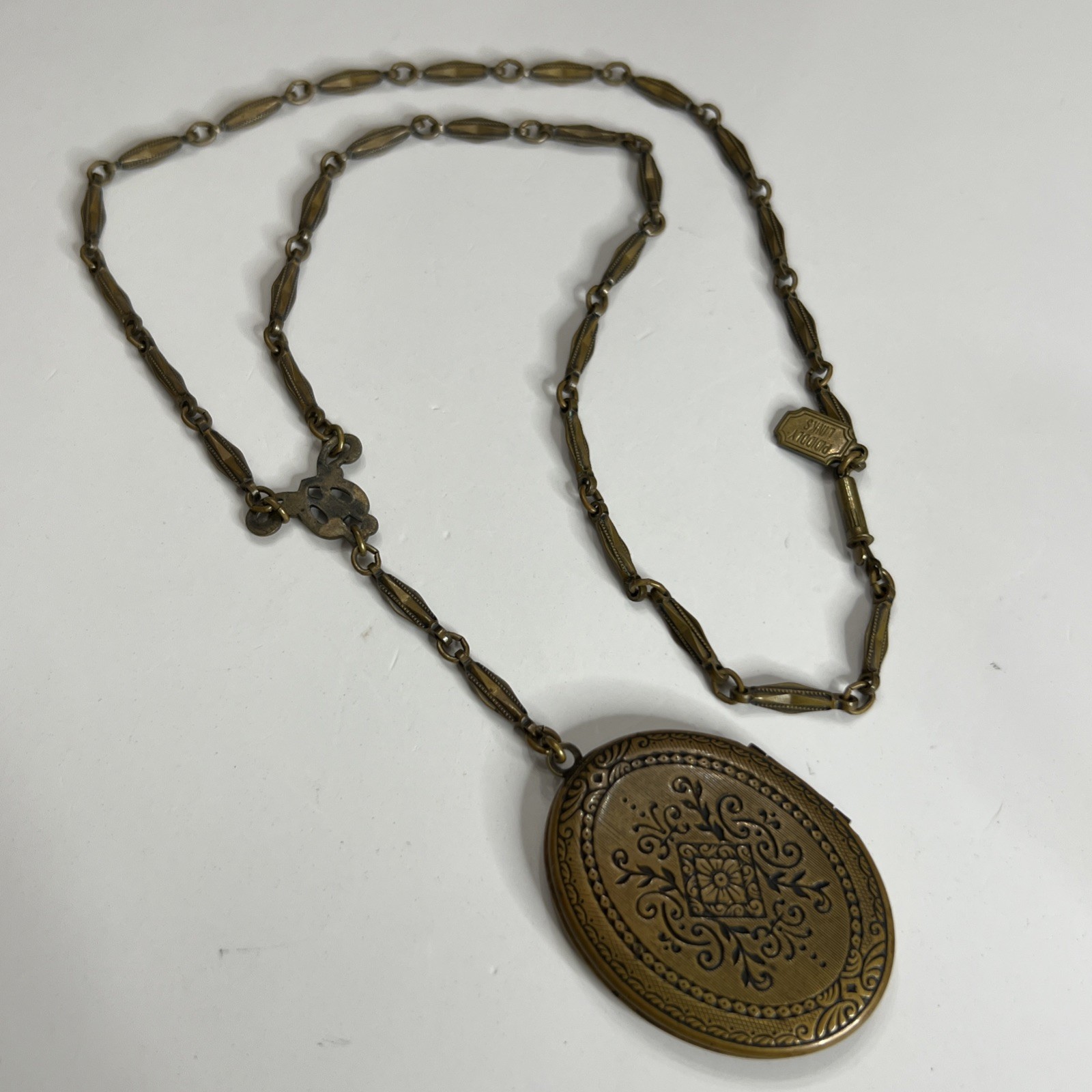 Pididdly Links Floral Locket Necklace Brass Tone Victorian Antique Style 20”