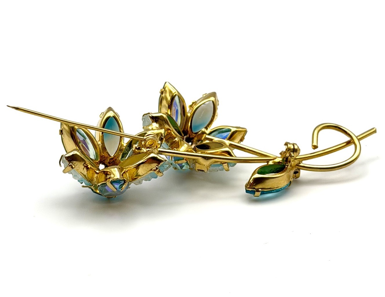 Vintage Blue Aqua Aurora Borealis Rhinestone Flower Brooch Pin Gold Tone MCM