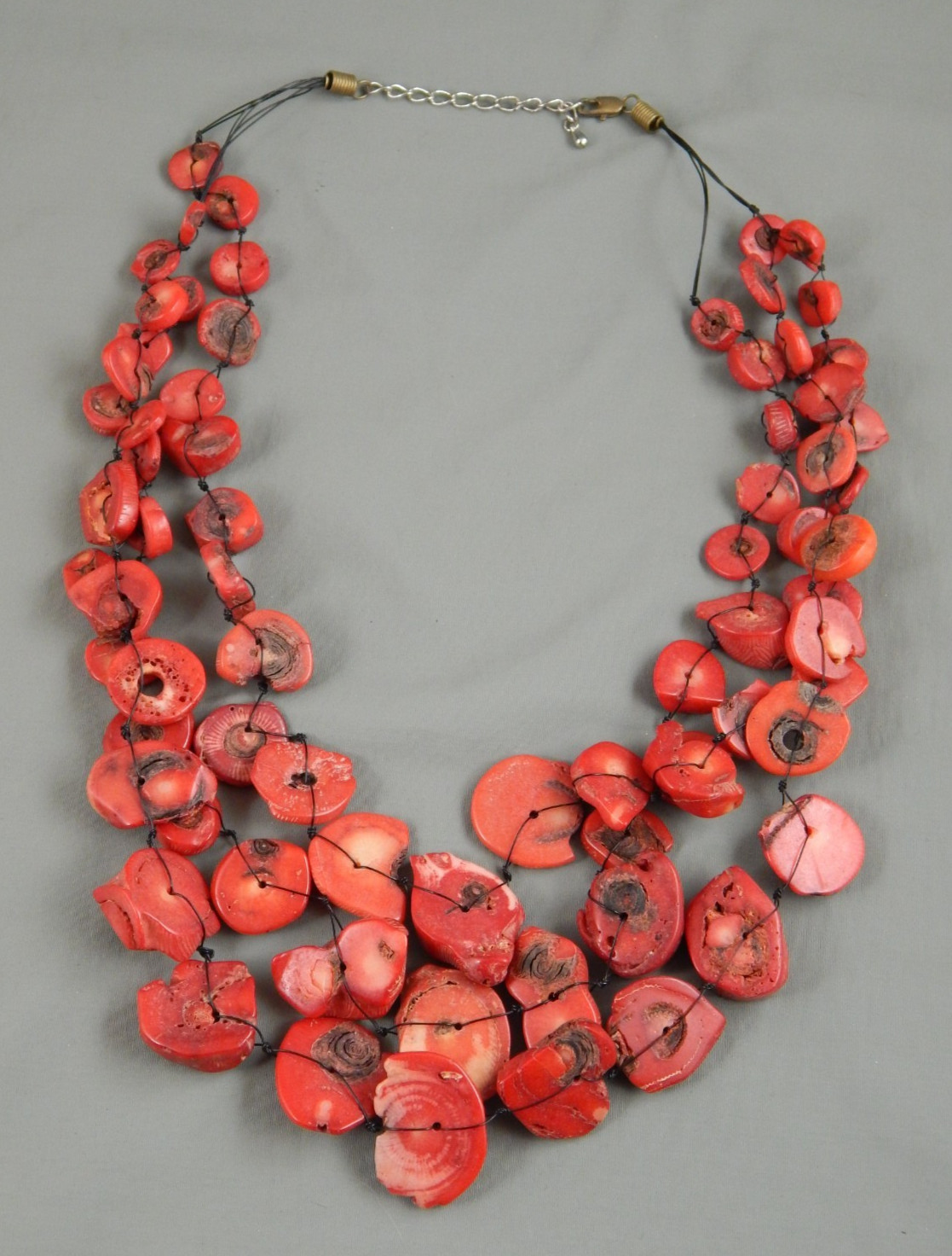 Vintage 3 Strand Sliced Red Bamboo Coral Bib Statement Bead Necklace 24″ adj