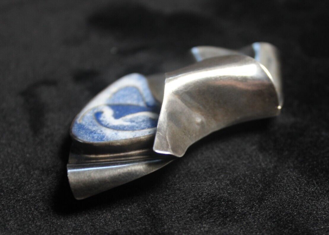 Donna McAfee 1987 Rippling Wave Sterling Silver Enamel Modernist Brooch Pendant