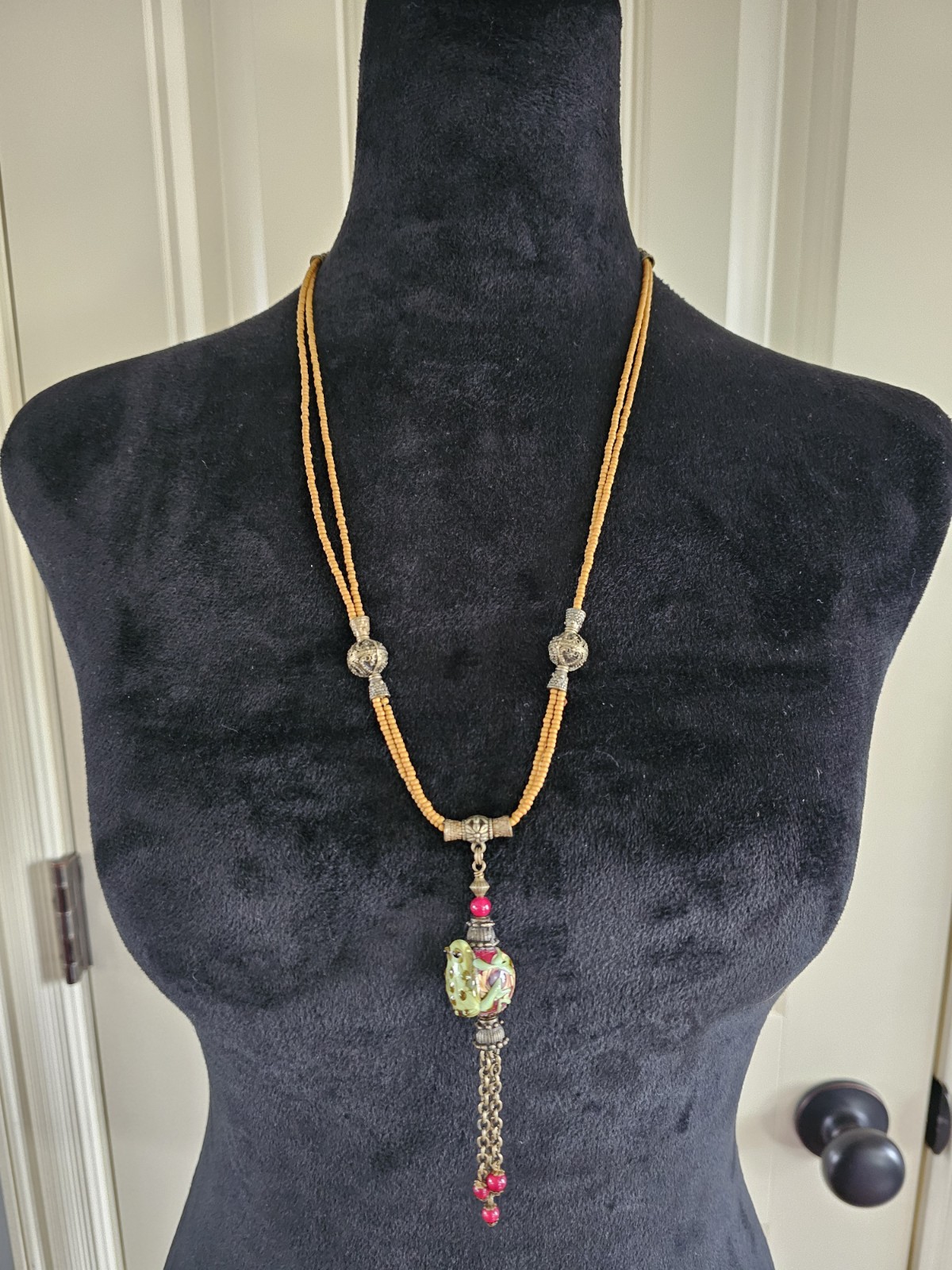 Vintage Asian Glass Frog Pendant Necklace