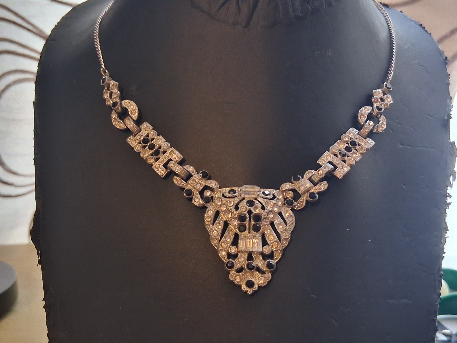 Art deco pot metal geometric style necklace w/black & clear stones