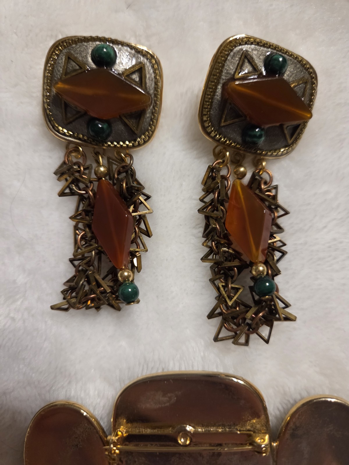Eurasian Semi-precious Artisan Carnelian Cabochon Brooch & Matching Earrings