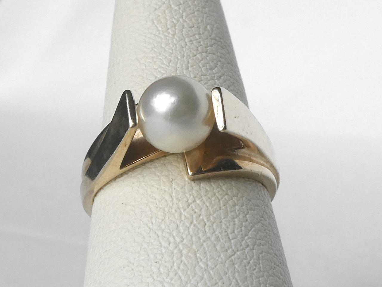 Vintage 10K Gold Modernist Tension Set 5MM Akoya Pearl Bypass Solitaire Ring Sz6