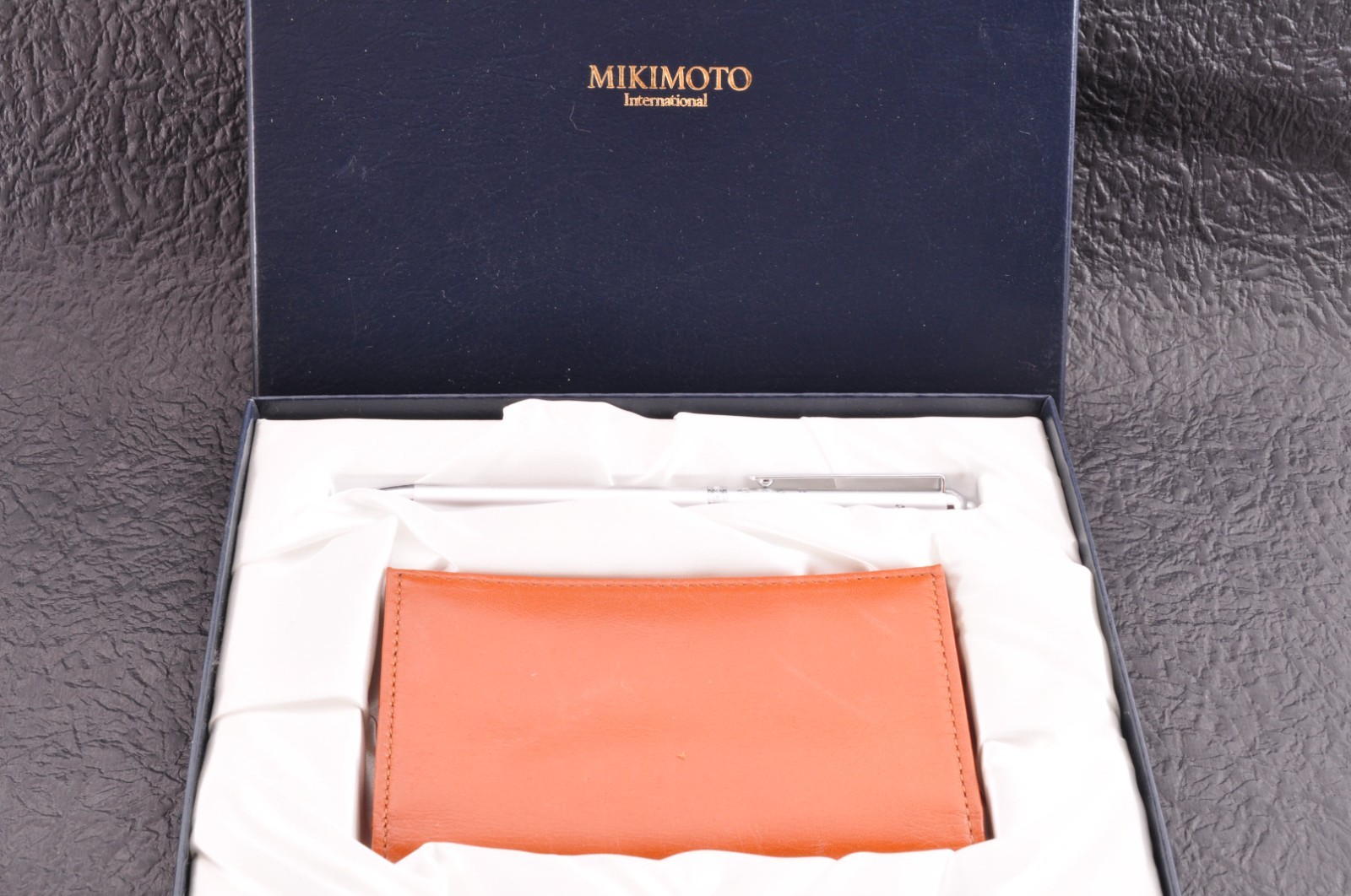 Near mint Japan brand “MIKIMOTO” Akoya pearl Ballpoint pen and pass case Gift.