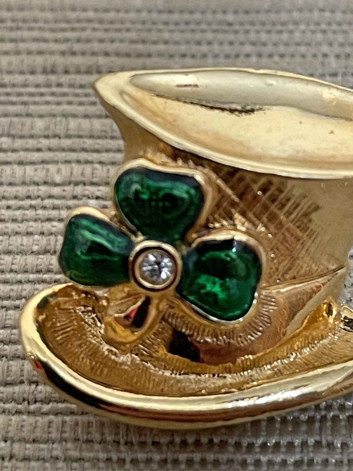 Vtg Avon St Patricks Day Feis Rhinestone Shamrock Irish Leprechaun Hat Lapel Pin