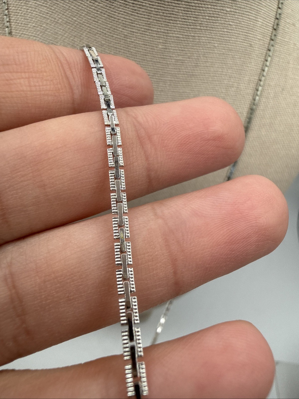 Sarah Coventry Shiny Silver Tone Bar Link Chain Spring Ring Clasp Necklace 28”
