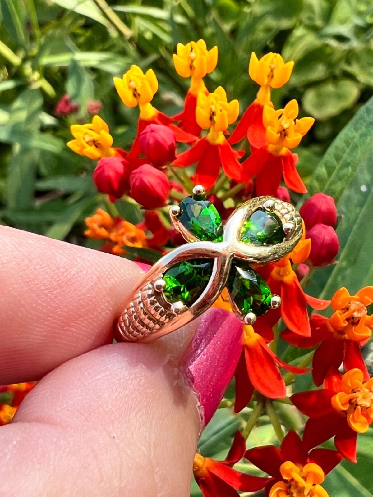 VINTAGE SOLID 14K YELLOW GOLD VIVID GREEN CHROME DIOPSIDE FLOWER RING ROMANTIC