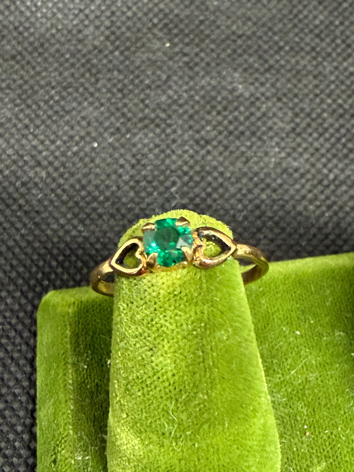 Vintage Simulated Emerald Stamped 18k HGE Ring Size 7 May Birth Stone Green