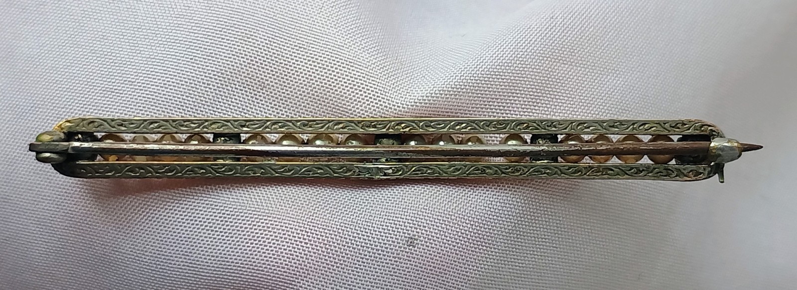 Victorian Unmarked Gold Filled Blue Rhinestone Brooch Pin 2.5″