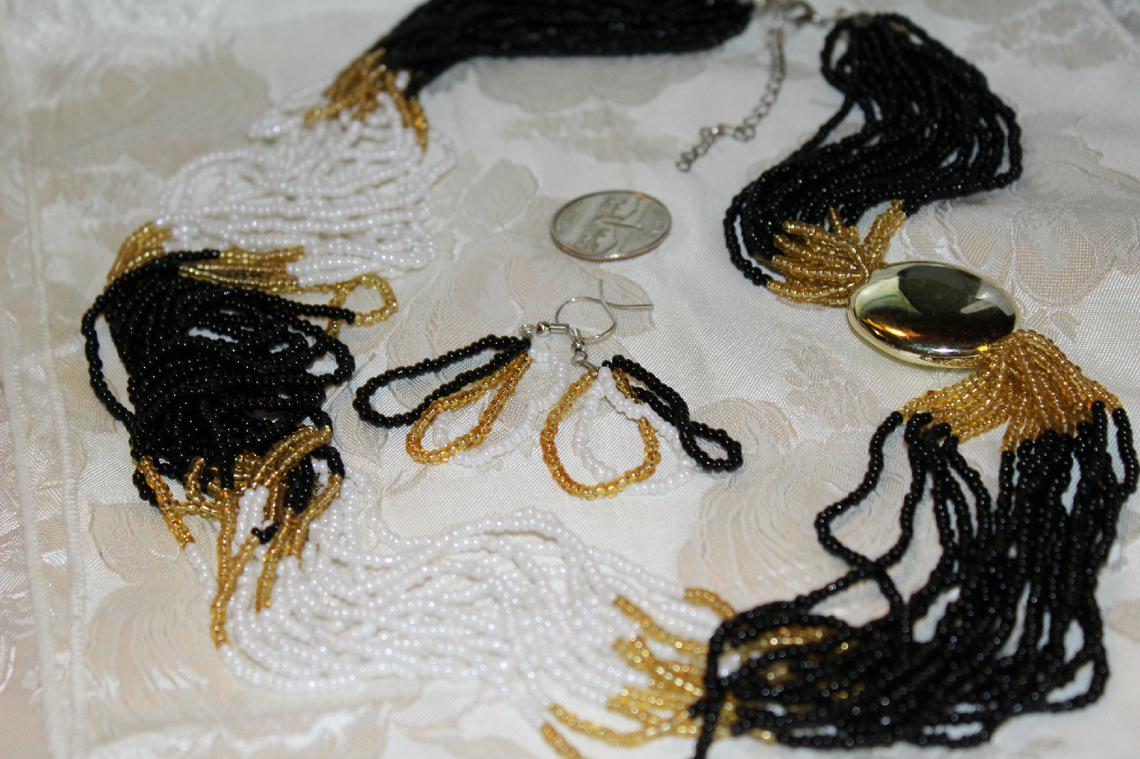 VINT BLACK /GOLD&WHITE GLASS SEED BEAD MULTI-STRAND NECKLACE+ MATCHING HOOK EARR