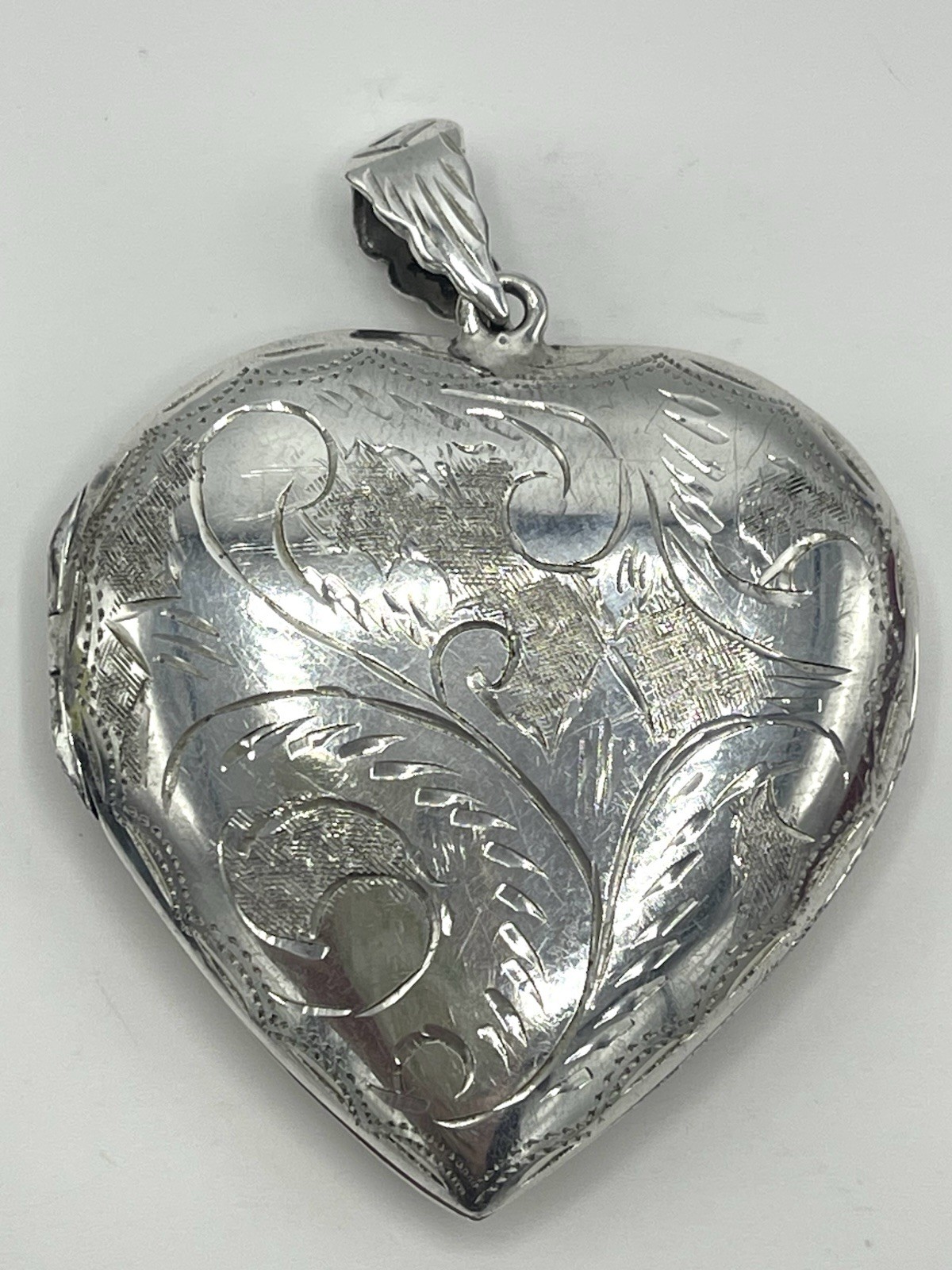 Vintage 925 Large Puff Ornate Etched Hollow Heart Locket Pendant Sterling Silver