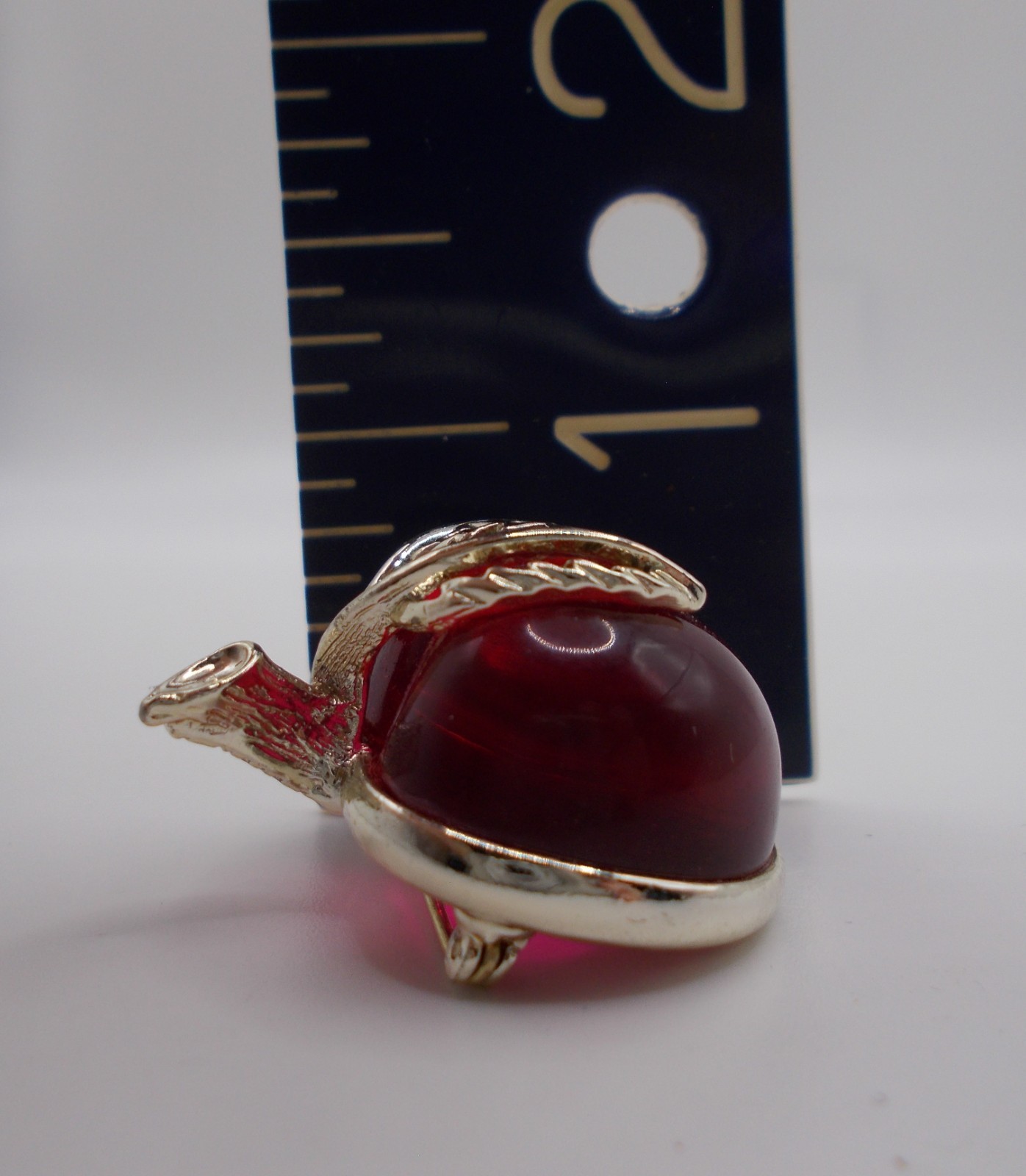 Vintage Sarah Coventry Jelly Belly Lucite Red Fuchsia Goldtone Apple Pin Brooch