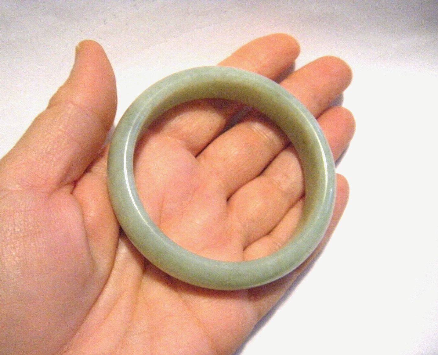 Vintage Asian Pale Creamy Green Nephrite Jade 5/8″ Wide Bangle Bracelet 7 1/4″